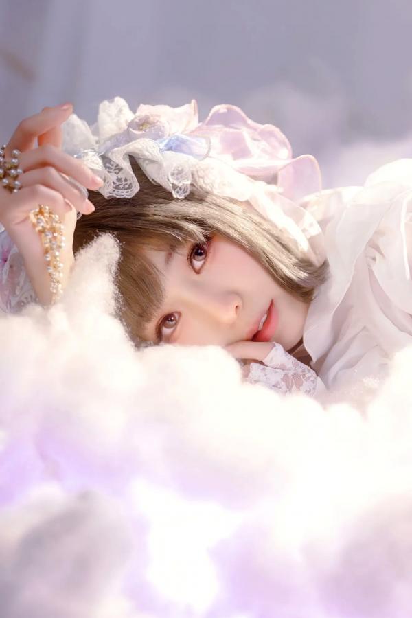    Ely_eee(ElyEE子) - Cloudy Dreaming 雲朵夢境，梦幻纯白蕾丝萝莉写真，绝美光影打造治愈系少女梦境视觉盛宴第13张图片