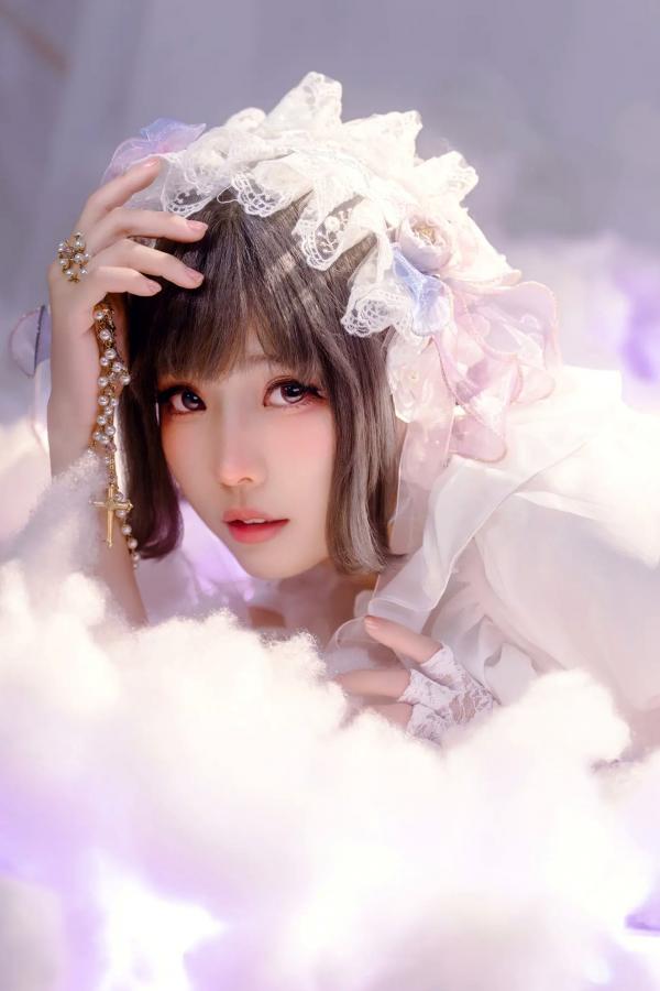    Ely_eee(ElyEE子) - Cloudy Dreaming 雲朵夢境，梦幻纯白蕾丝萝莉写真，绝美光影打造治愈系少女梦境视觉盛宴第14张图片