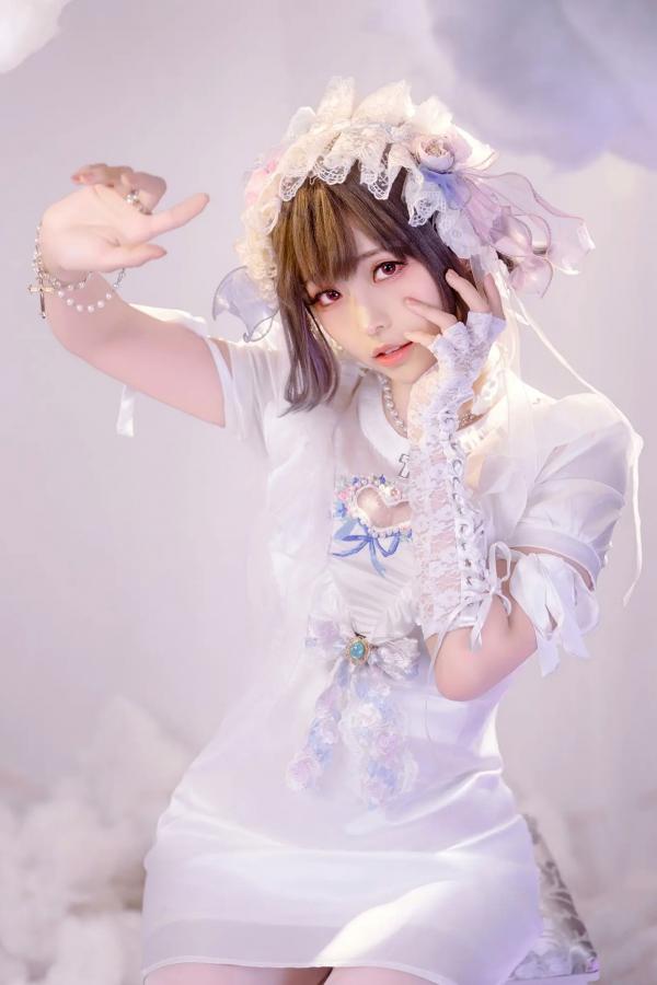    Ely_eee(ElyEE子) - Cloudy Dreaming 雲朵夢境，梦幻纯白蕾丝萝莉写真，绝美光影打造治愈系少女梦境视觉盛宴第19张图片