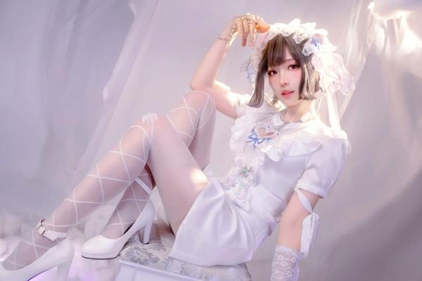    Ely_eee(ElyEE子) - Cloudy Dreaming 雲朵夢境，梦幻纯白蕾丝萝莉写真，绝美光影打造治愈系少女梦境视觉盛宴第22张图片