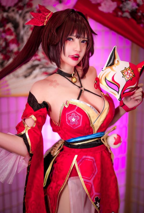   Potato-Godzilla花火Cosplay写真：崩坏星穹铁道同人，性感还原，精致妆容与绝美身姿，呈现极致二次元诱惑第1张图片
