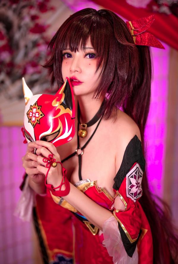    Potato-Godzilla花火Cosplay写真：崩坏星穹铁道同人，性感还原，精致妆容与绝美身姿，呈现极致二次元诱惑第2张图片