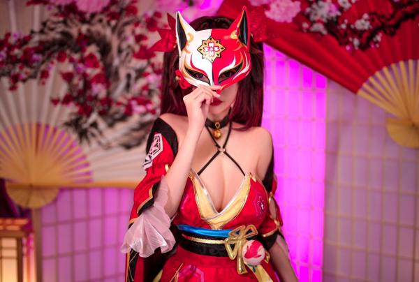    Potato-Godzilla花火Cosplay写真：崩坏星穹铁道同人，性感还原，精致妆容与绝美身姿，呈现极致二次元诱惑第4张图片