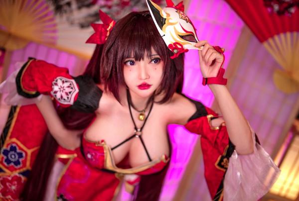    Potato-Godzilla花火Cosplay写真：崩坏星穹铁道同人，性感还原，精致妆容与绝美身姿，呈现极致二次元诱惑第9张图片