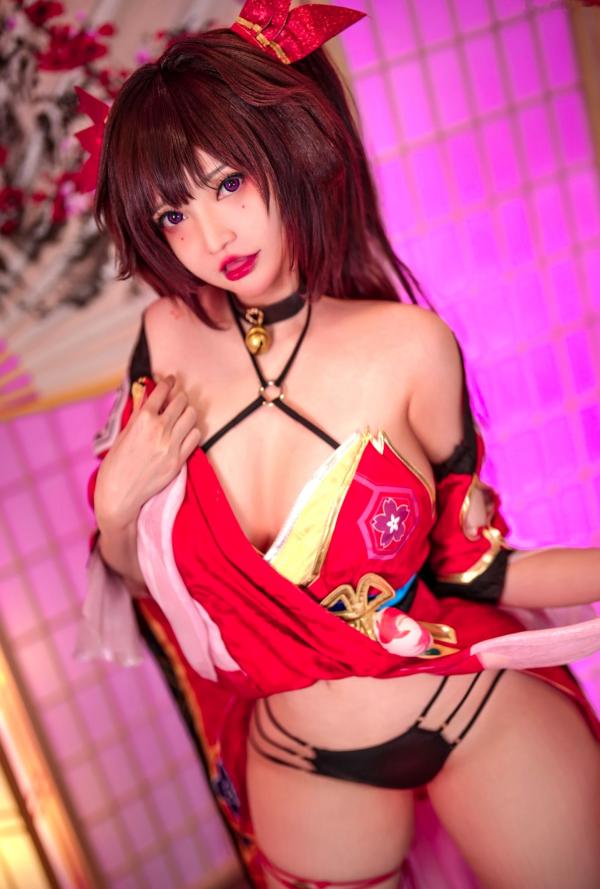    Potato-Godzilla花火Cosplay写真：崩坏星穹铁道同人，性感还原，精致妆容与绝美身姿，呈现极致二次元诱惑第13张图片