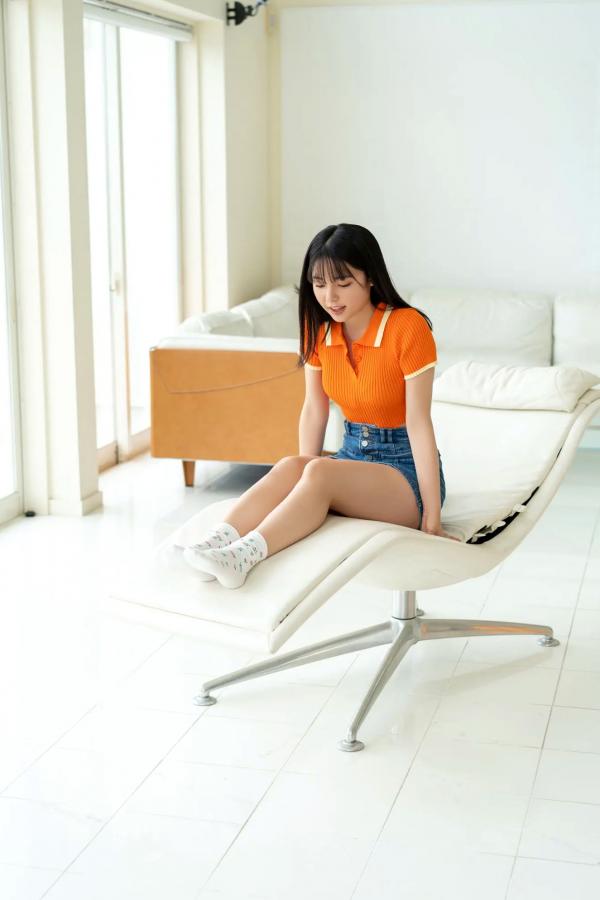    松島かのん - 夏の光、はじけて（夏日泳池与柔美私房，清纯少女居家系列，极致甜美与活力展现，优质精选写真）第13张图片
