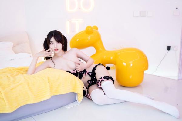    XR-Uncensored-白露lulu-猫咪情趣内衣白丝套装-XingYan星颜社-居家私房双马尾纯欲写真第26张图片