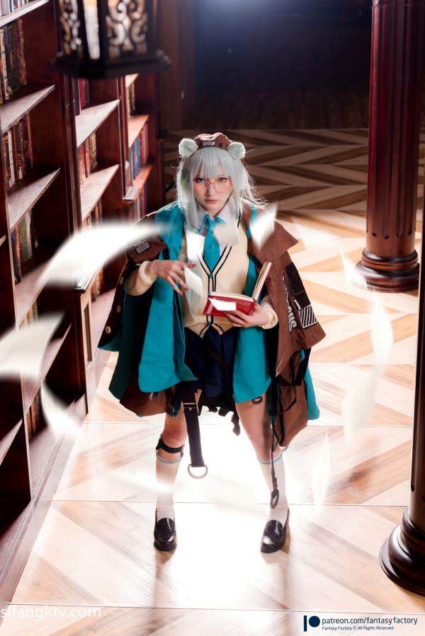    Fantasy-Factory-小丁Ding-明日方舟真理Cosplay-图书馆学霸眼镜娘制服写真-Arknights-Истина第9张图片
