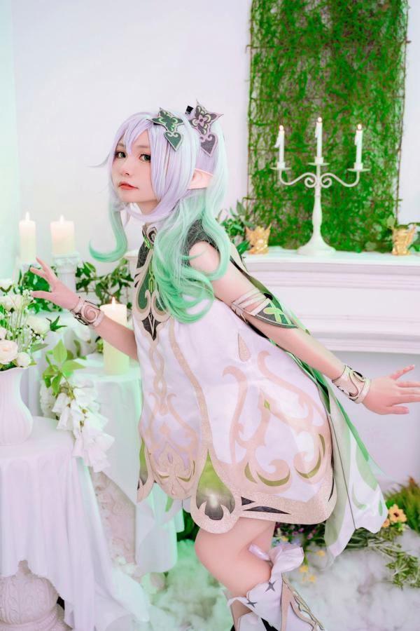    爆机少女喵小吉原神纳西妲Cosplay私房写真，二次元精灵极致还原，清纯与诱惑的完美视觉呈现第1张图片