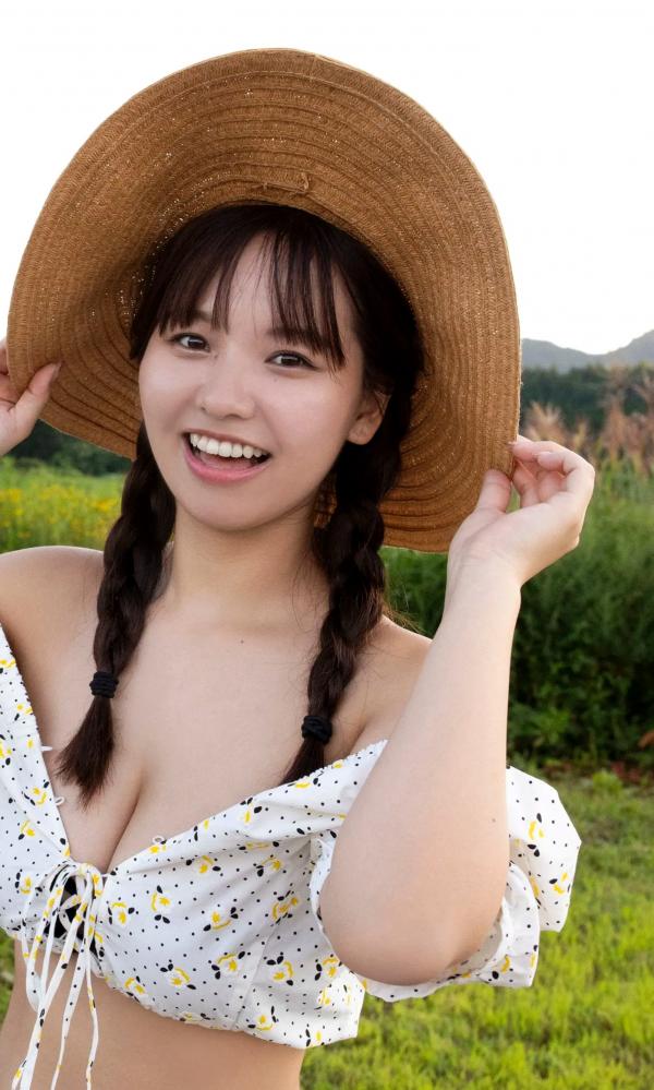    本郷柚巴清凉写真：泳池比基尼与私房内衣，童颜巨乳展现极致性感诱惑第2张图片