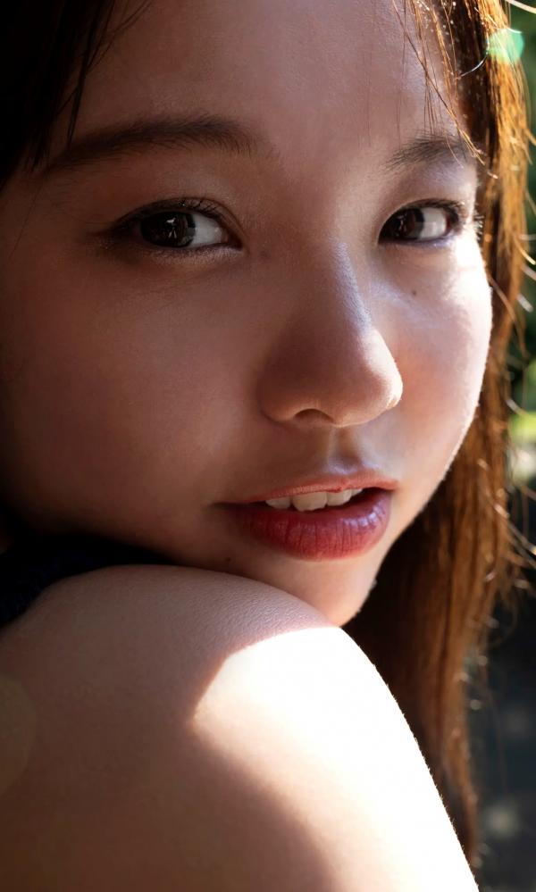    本郷柚巴清凉写真：泳池比基尼与私房内衣，童颜巨乳展现极致性感诱惑第25张图片