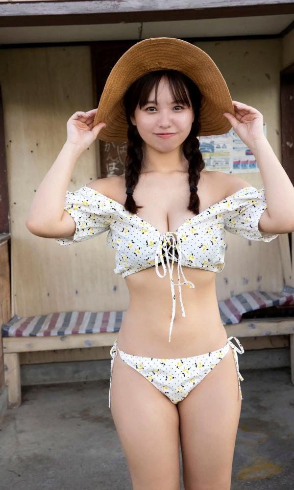    本郷柚巴清凉写真：泳池比基尼与私房内衣，童颜巨乳展现极致性感诱惑第89张图片