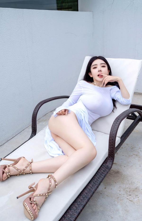    潘思沁-XingYan星颜社355-庭院白色连衣裙私房-极致诱惑女神全裸大尺度展示-爱尤物精选第24张图片