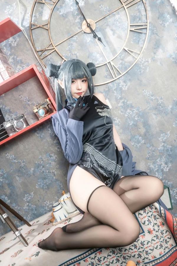    爆机少女喵小吉《碧蓝档案》妃咲COS私房照：极致诱惑的旗袍黑丝秀，展现傲人火辣身材第4张图片