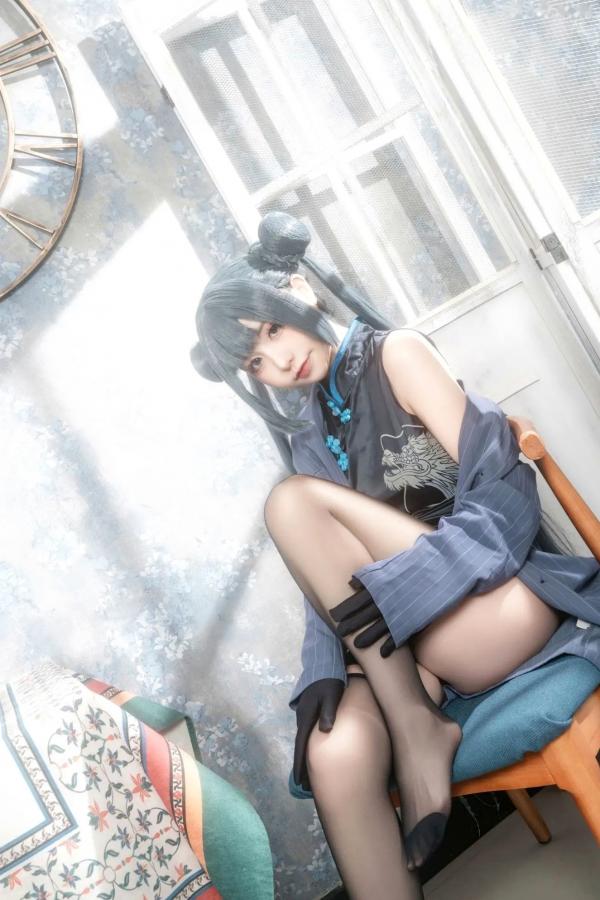    爆机少女喵小吉《碧蓝档案》妃咲COS私房照：极致诱惑的旗袍黑丝秀，展现傲人火辣身材第8张图片