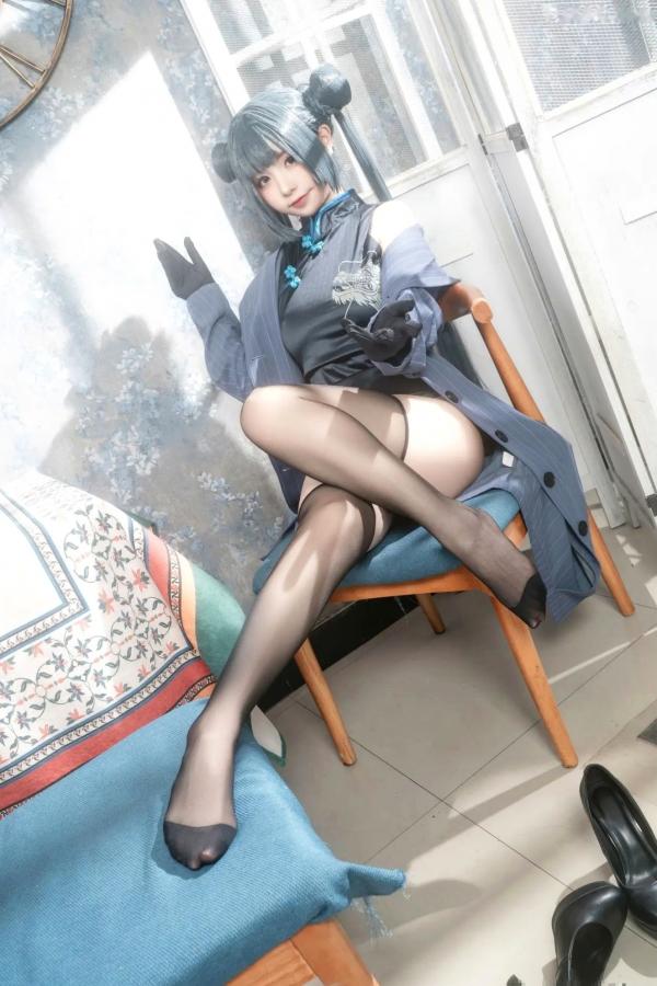    爆机少女喵小吉《碧蓝档案》妃咲COS私房照：极致诱惑的旗袍黑丝秀，展现傲人火辣身材第12张图片