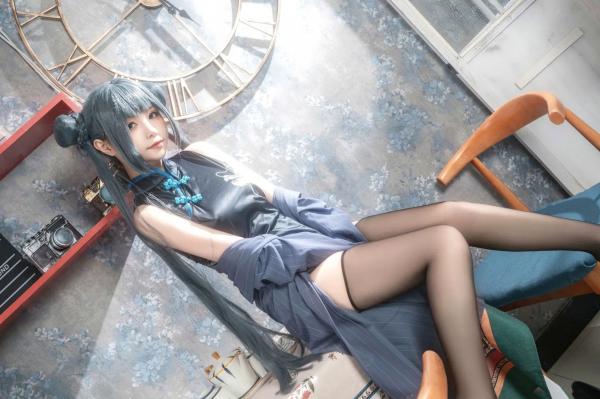    爆机少女喵小吉《碧蓝档案》妃咲COS私房照：极致诱惑的旗袍黑丝秀，展现傲人火辣身材第23张图片