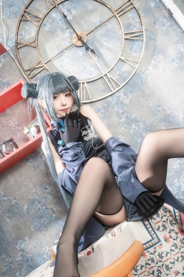    爆机少女喵小吉《碧蓝档案》妃咲COS私房照：极致诱惑的旗袍黑丝秀，展现傲人火辣身材第25张图片