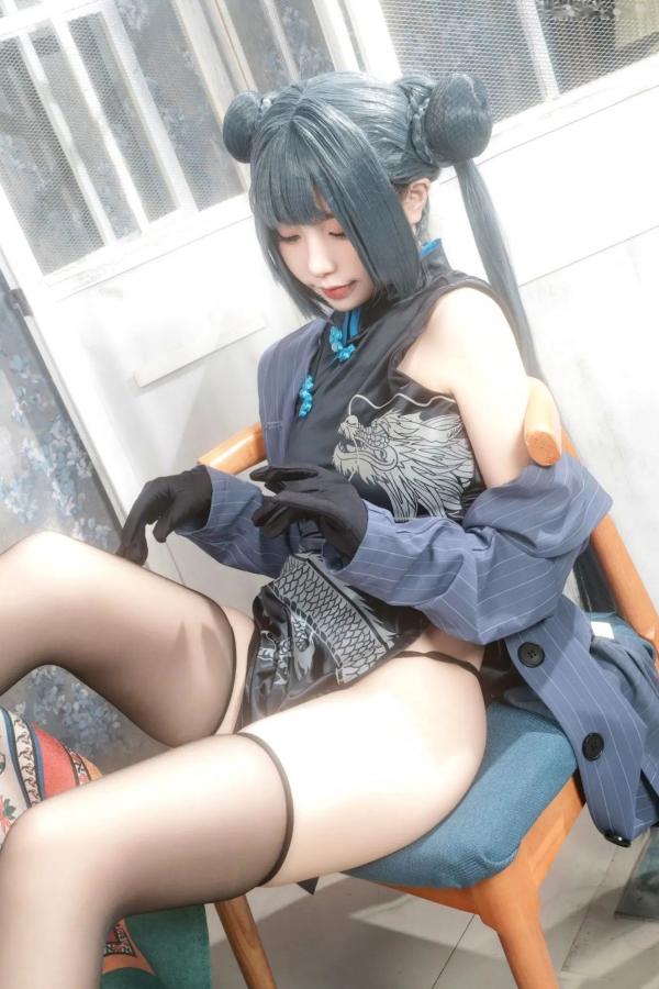    爆机少女喵小吉《碧蓝档案》妃咲COS私房照：极致诱惑的旗袍黑丝秀，展现傲人火辣身材第35张图片