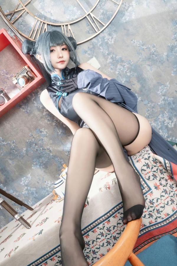    爆机少女喵小吉《碧蓝档案》妃咲COS私房照：极致诱惑的旗袍黑丝秀，展现傲人火辣身材第36张图片