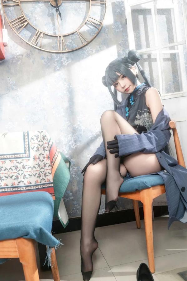    爆机少女喵小吉《碧蓝档案》妃咲COS私房照：极致诱惑的旗袍黑丝秀，展现傲人火辣身材第40张图片