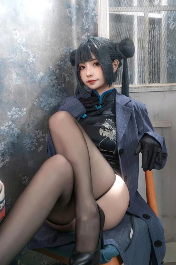    爆机少女喵小吉《碧蓝档案》妃咲COS私房照：极致诱惑的旗袍黑丝秀，展现傲人火辣身材第44张图片