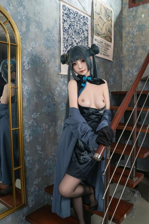    爆机少女喵小吉《碧蓝档案》妃咲COS私房照：极致诱惑的旗袍黑丝秀，展现傲人火辣身材第45张图片