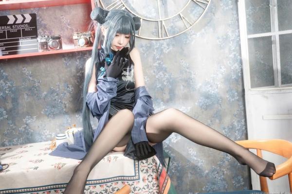    爆机少女喵小吉《碧蓝档案》妃咲COS私房照：极致诱惑的旗袍黑丝秀，展现傲人火辣身材第60张图片