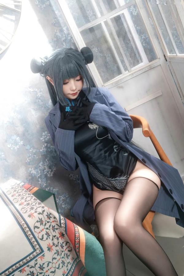    爆机少女喵小吉《碧蓝档案》妃咲COS私房照：极致诱惑的旗袍黑丝秀，展现傲人火辣身材第69张图片