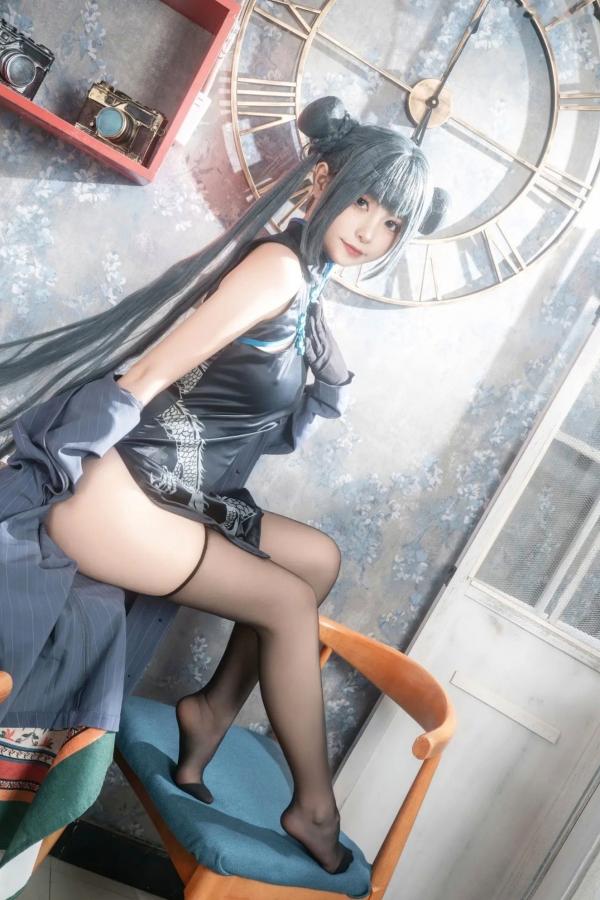    爆机少女喵小吉《碧蓝档案》妃咲COS私房照：极致诱惑的旗袍黑丝秀，展现傲人火辣身材第71张图片