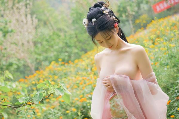 年年Nnian 年年  年年Nnian-海棠仙：古风花海汉服写真，纯欲风格私房大尺度摄影，展现人间尤物气质第49张图片