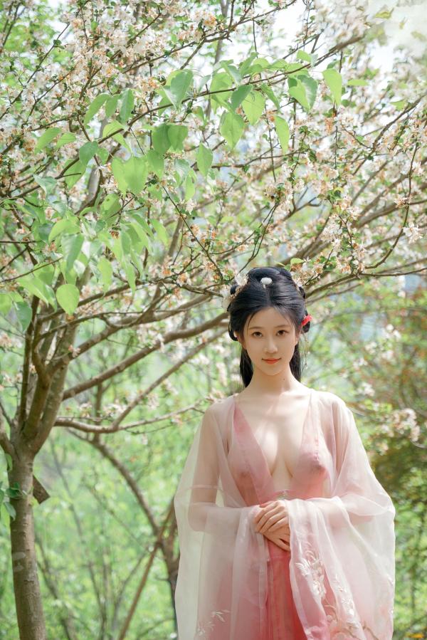年年Nnian 年年  年年Nnian-海棠仙：古风花海汉服写真，纯欲风格私房大尺度摄影，展现人间尤物气质第60张图片