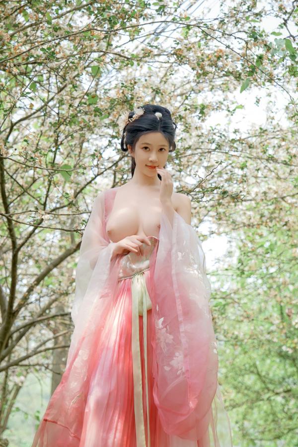 年年Nnian 年年  年年Nnian-海棠仙：古风花海汉服写真，纯欲风格私房大尺度摄影，展现人间尤物气质第72张图片