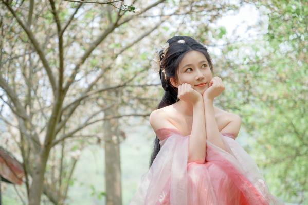 年年Nnian 年年  年年Nnian-海棠仙：古风花海汉服写真，纯欲风格私房大尺度摄影，展现人间尤物气质第79张图片