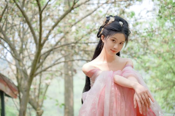 年年Nnian 年年  年年Nnian-海棠仙：古风花海汉服写真，纯欲风格私房大尺度摄影，展现人间尤物气质第80张图片