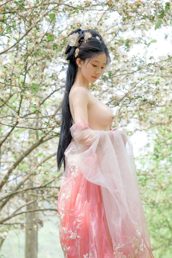 年年Nnian 年年  年年Nnian-海棠仙：古风花海汉服写真，纯欲风格私房大尺度摄影，展现人间尤物气质第83张图片