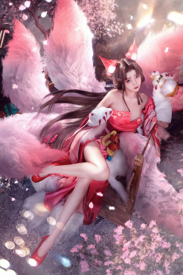    走路摇zly - 九尾狐cosplay写真，极致古风灵动狐仙，梦幻樱花氛围感美女角色扮演大片第6张图片