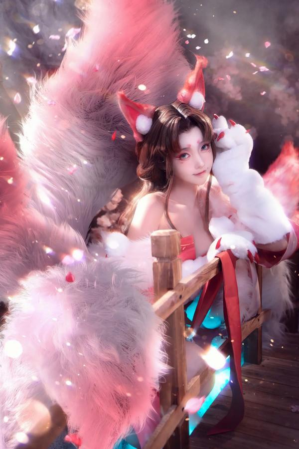    走路摇zly - 九尾狐cosplay写真，极致古风灵动狐仙，梦幻樱花氛围感美女角色扮演大片第7张图片