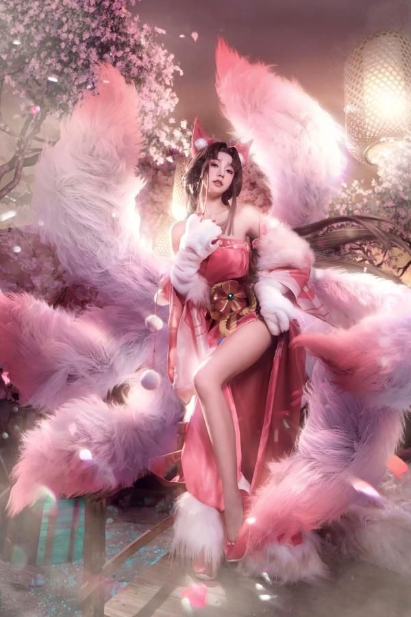    走路摇zly - 九尾狐cosplay写真，极致古风灵动狐仙，梦幻樱花氛围感美女角色扮演大片第8张图片