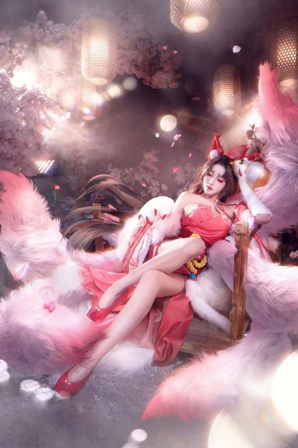    走路摇zly - 九尾狐cosplay写真，极致古风灵动狐仙，梦幻樱花氛围感美女角色扮演大片第9张图片