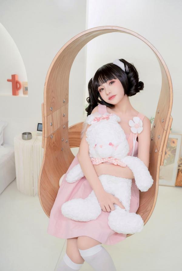    爆机少女喵小吉-蜜桃乌龙，粉嫩软萌少女感，温馨家居风可爱萝莉清纯私房写真第46张图片