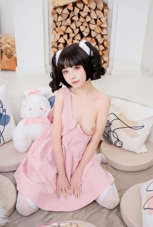    爆机少女喵小吉-蜜桃乌龙，粉嫩软萌少女感，温馨家居风可爱萝莉清纯私房写真第59张图片