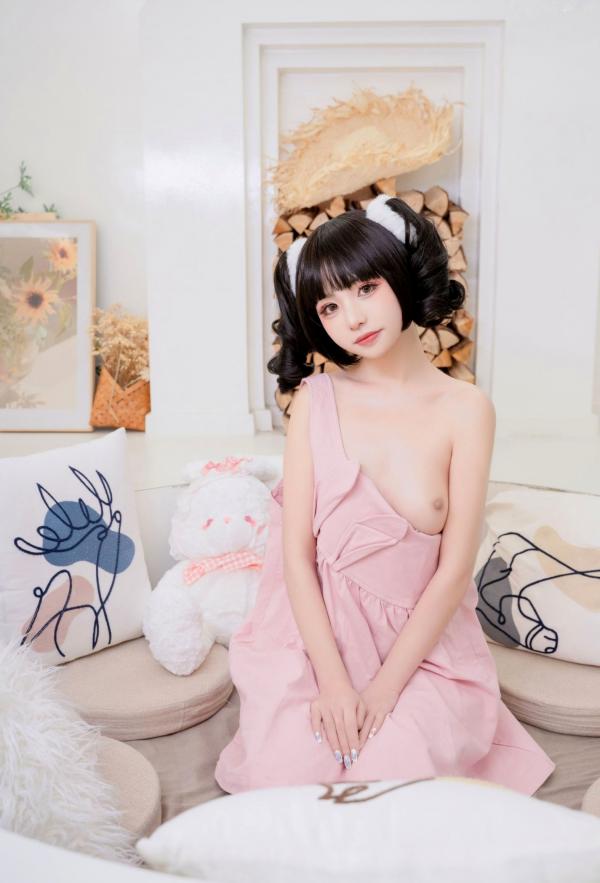    爆机少女喵小吉-蜜桃乌龙，粉嫩软萌少女感，温馨家居风可爱萝莉清纯私房写真第63张图片