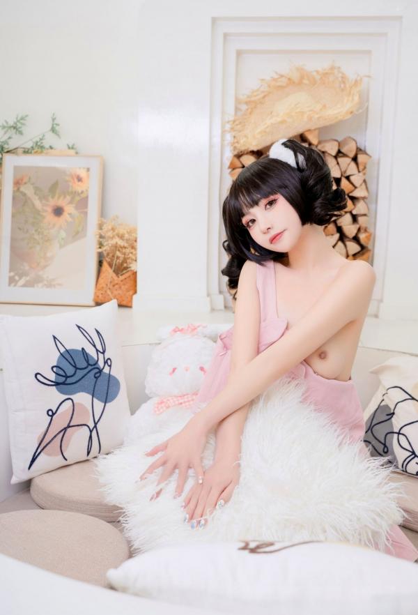    爆机少女喵小吉-蜜桃乌龙，粉嫩软萌少女感，温馨家居风可爱萝莉清纯私房写真第64张图片