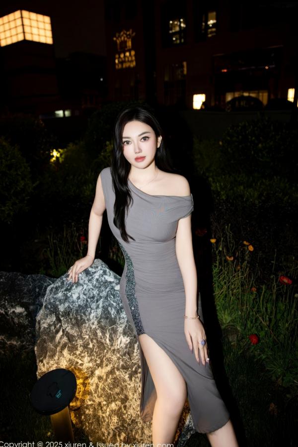    XiuRen秀人网-10354-长公主baby-女神私房写真，深紫色优雅长裙与黑色蕾丝内衣换装诱惑，极品身材尽显成熟性感韵味，2025.06.03第18张图片