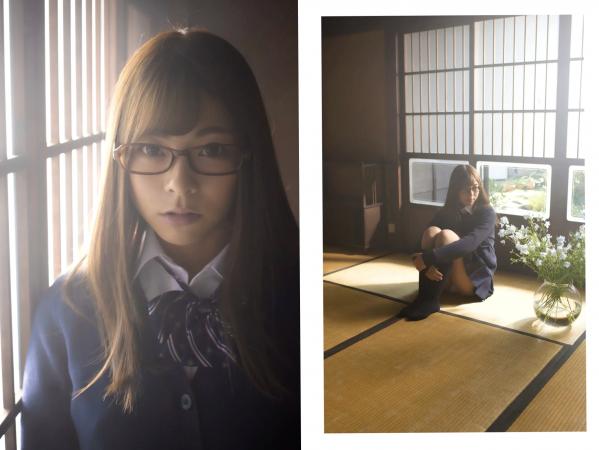    岬あずさ - 美 mikan 感：清纯校园制服户外写真与成熟知性深V诱惑，展现多面迷人魅力第11张图片