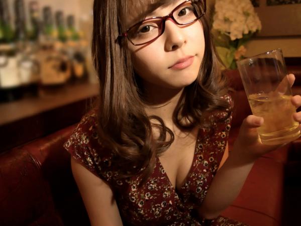    岬あずさ - 美 mikan 感：清纯校园制服户外写真与成熟知性深V诱惑，展现多面迷人魅力第32张图片