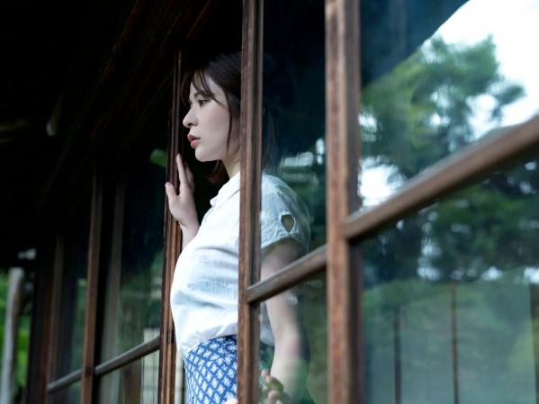    紅羽祐美 - ずるいくらいイイ女(极品和风写真，日式建筑下的性感火红连体衣诱惑)第49张图片