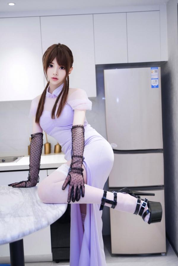    XR-Uncensored-梦灵儿-紫裙白丝大小姐-秀人网-8519-淡紫色旗袍白色丝袜-室内私房美腿-甜美性感居家-2024.05.11第5张图片
