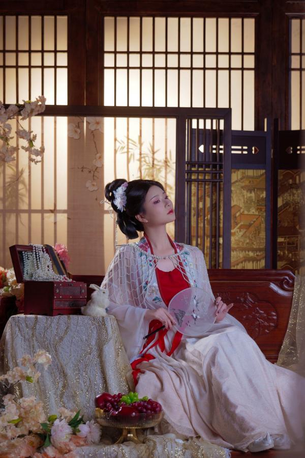 年年Nnian 年年  年年Nnian-广寒宫古风私房，绝美汉服造型尽显东方古典诱惑，大尺度唯美艺术写真第3张图片